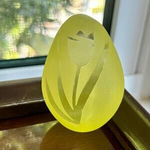 Vintage Pilgrim Glass Sculptured Yellow Egg with Tulip Design